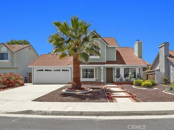 1712 Woodbridge, Palmdale, CA 93550