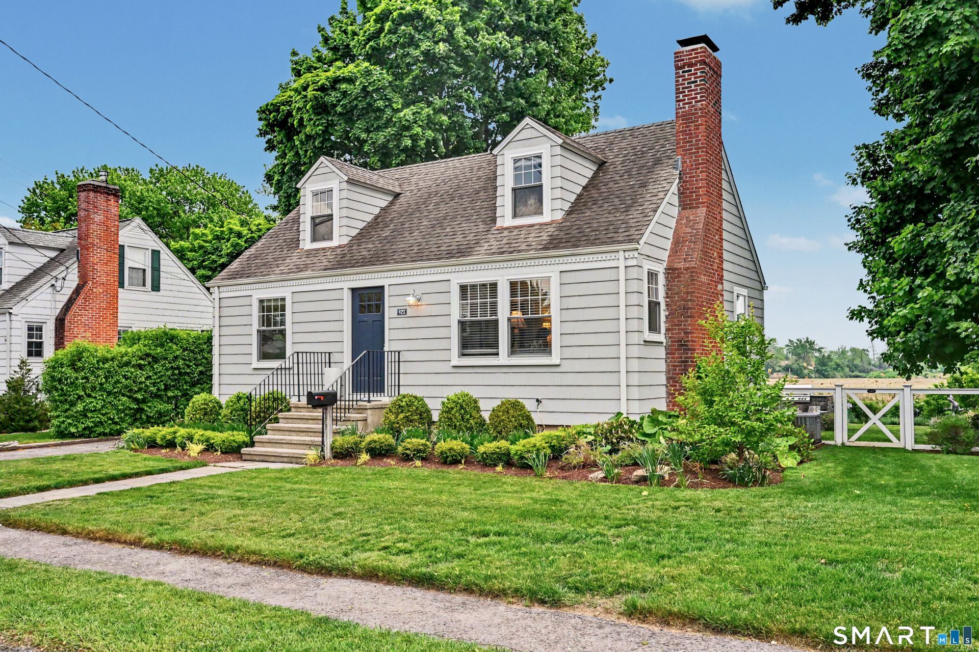 823 Oldfield, Fairfield, CT 06824 Main Photo