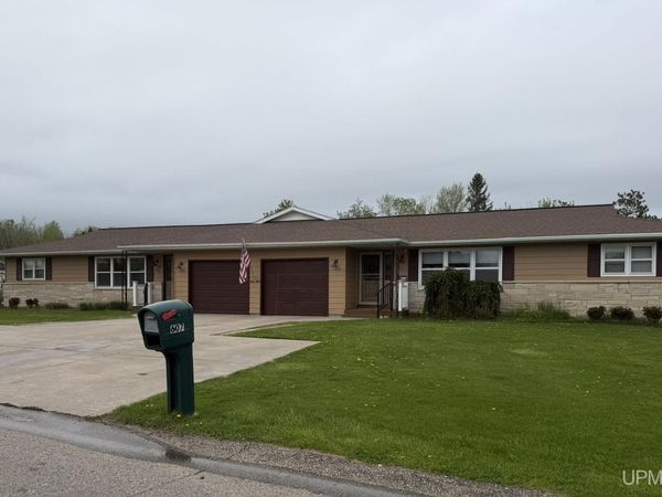 607/609 Kennedy Road, Iron Mountain, MI 49801