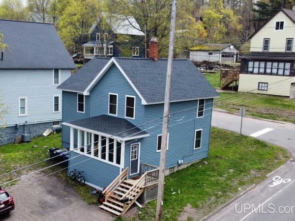 305 Bridge Street, Houghton, MI 49931