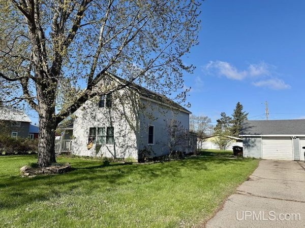 6363 N 5th Street, Wells Twp, MI 49894