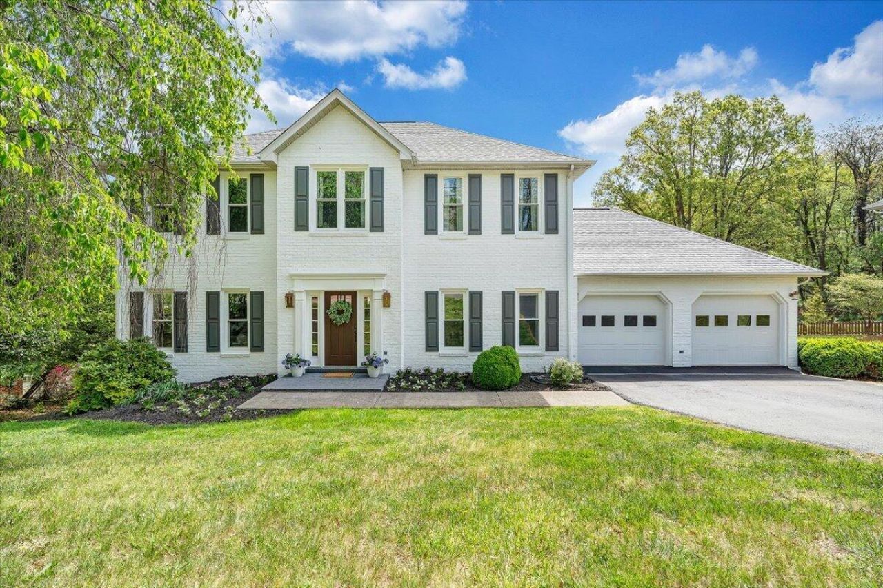 2932 W Club Dr , Salem, VA 24153 Main Photo