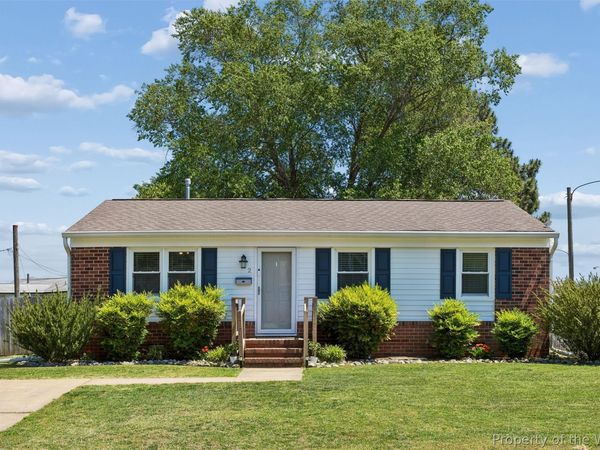 2 Pavilion Place, Hampton, VA 23664