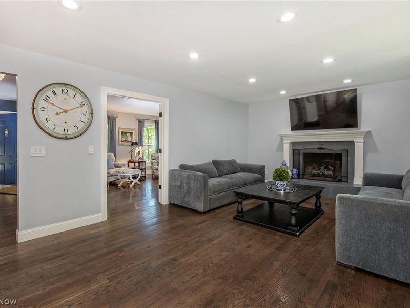 8290 Pine Creek Court, Chagrin Falls, OH 44023 Photo 11