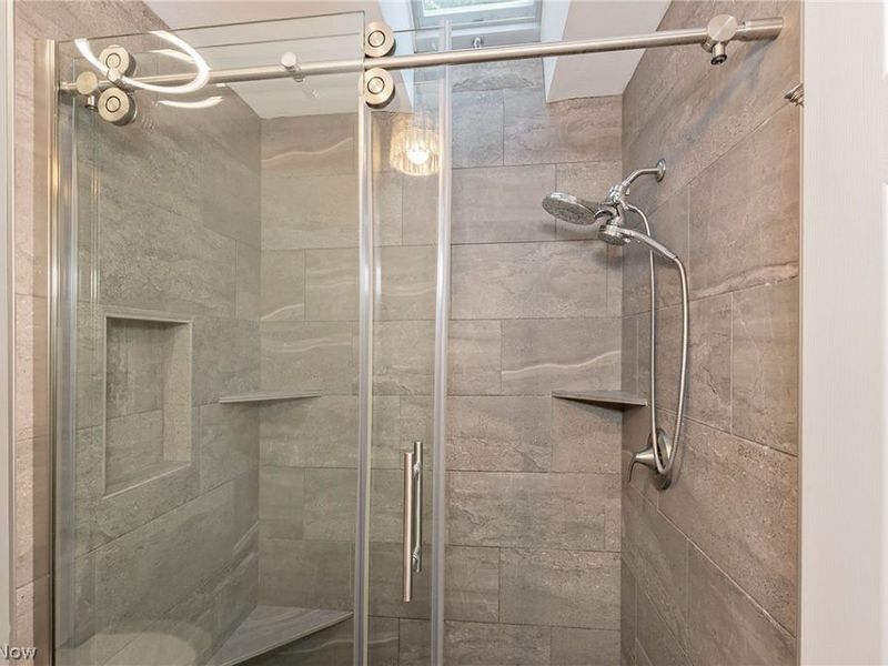 8290 Pine Creek Court, Chagrin Falls, OH 44023 Photo 21