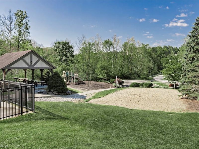8290 Pine Creek Court, Chagrin Falls, OH 44023 Photo 37