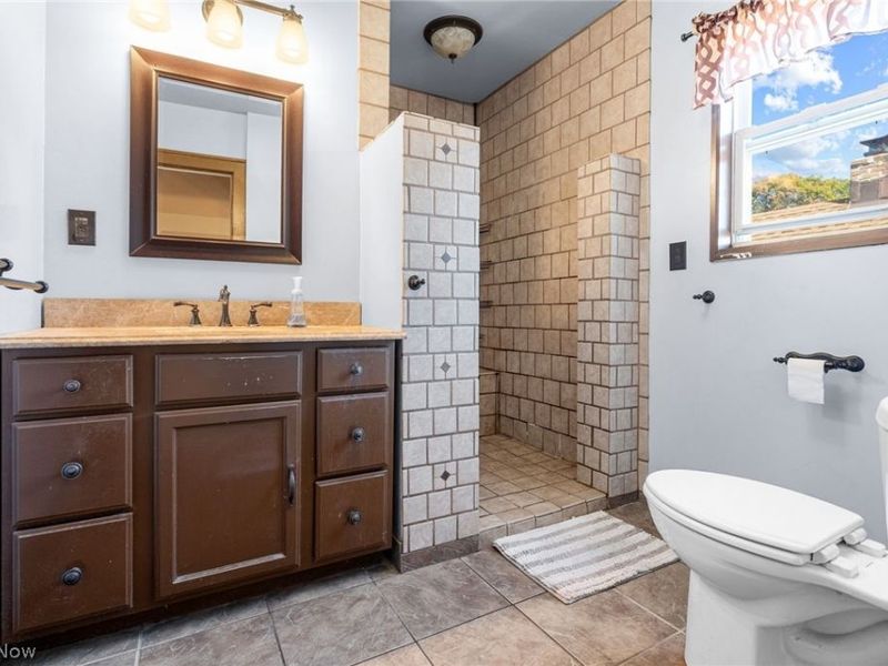 10326 Thrush Avenue, Cleveland, OH 44111 Photo 13