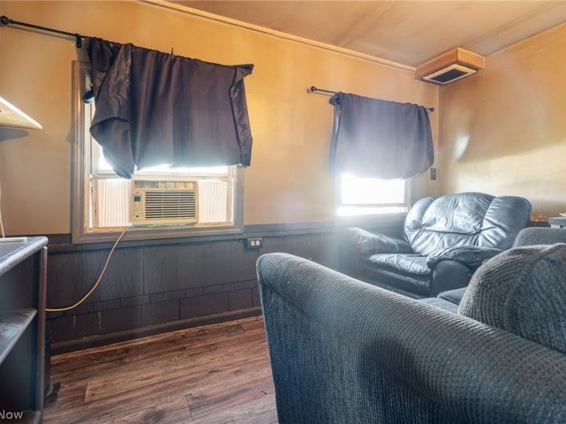 10326 Thrush Avenue, Cleveland, OH 44111 Photo 15