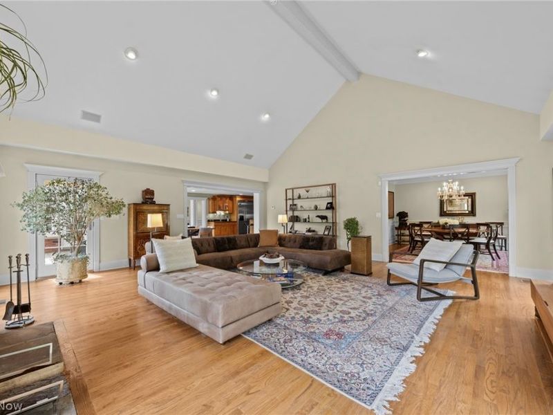 32899 Pinetree Road , Pepper Pike, OH 44124 Photo 16