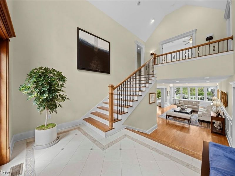 32899 Pinetree Road , Pepper Pike, OH 44124 Photo 4