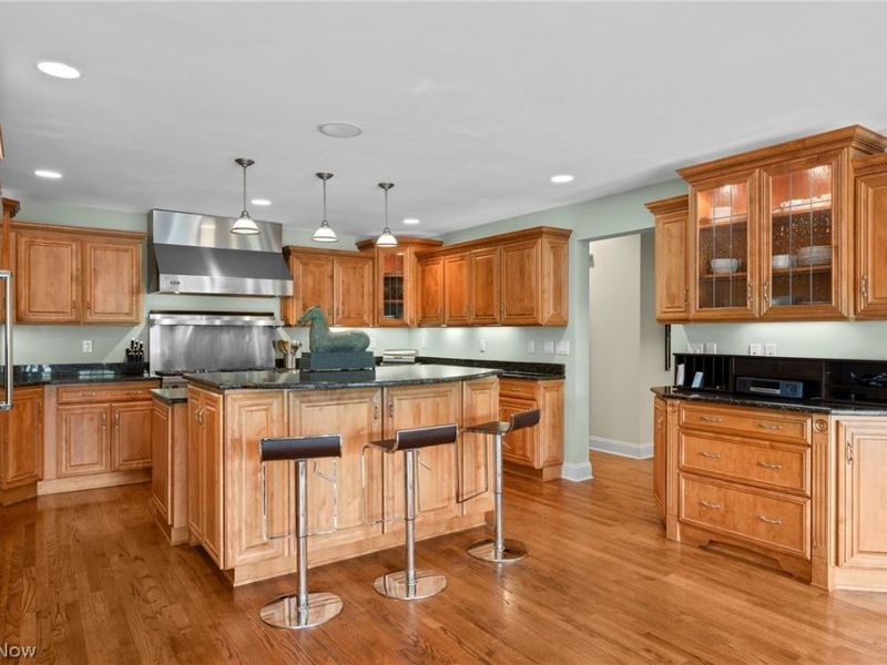 32899 Pinetree Road , Pepper Pike, OH 44124 Photo 8