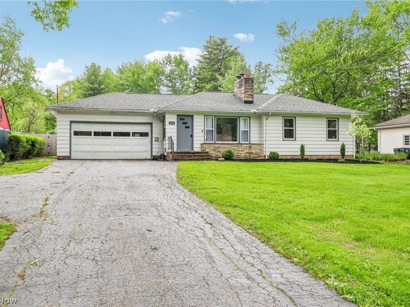 1818 E Wallings Road , Broadview Heights, OH 44147 Photo 1
