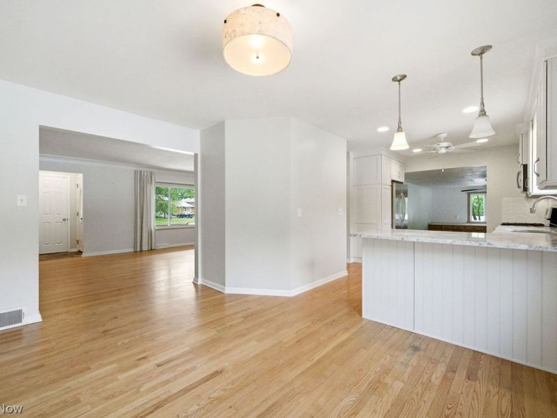 5334 Sunset Oval , North Olmsted, OH 44070 Photo 17