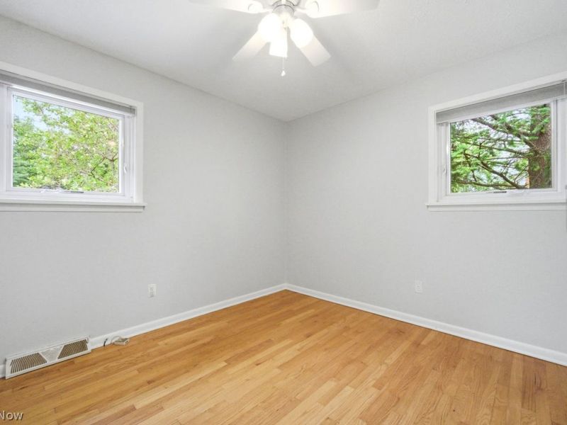 5334 Sunset Oval , North Olmsted, OH 44070 Photo 27