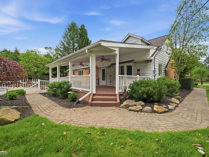 5334 Sunset Oval , North Olmsted, OH 44070 Photo 4