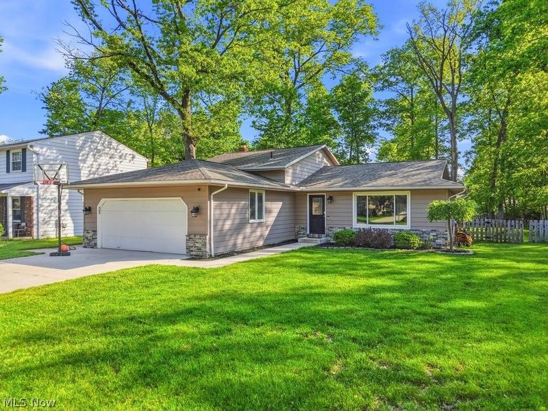 16878 Lanier Avenue , Strongsville, OH 44136 Photo 2