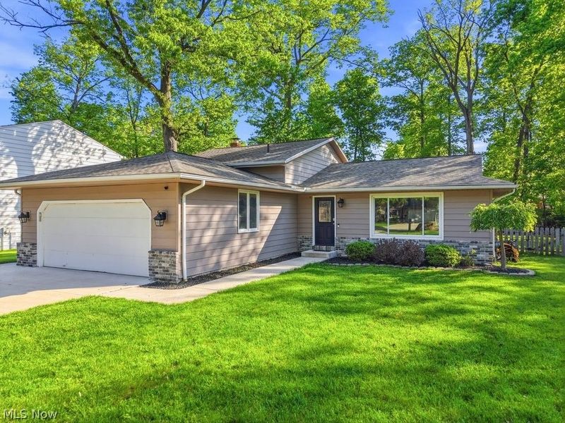 16878 Lanier Avenue , Strongsville, OH 44136 Photo 3