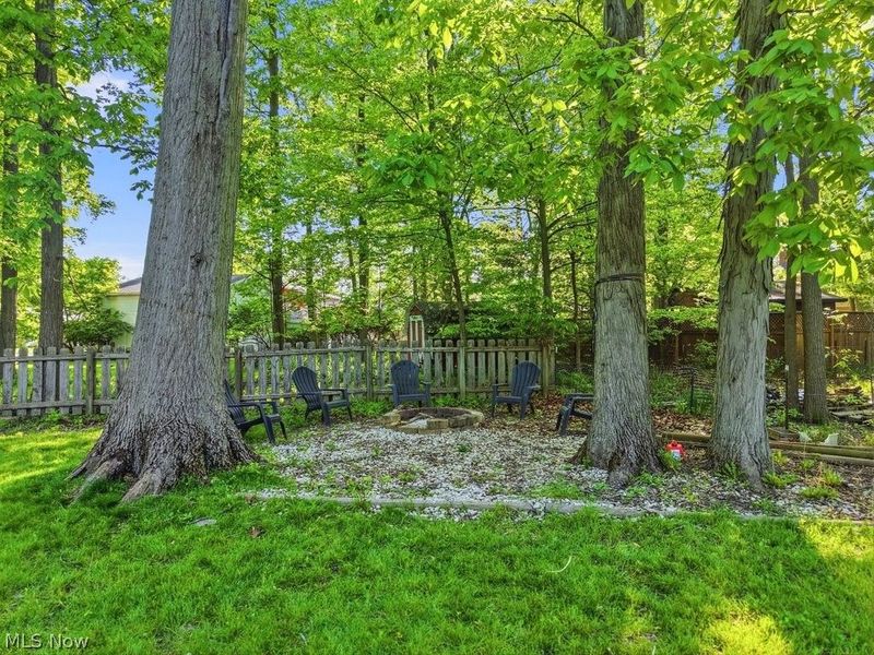 16878 Lanier Avenue , Strongsville, OH 44136 Photo 6