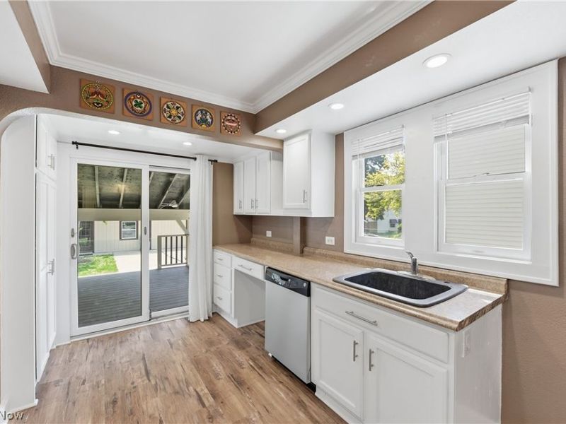 3755 Highland Road , Cleveland, OH 44111 Photo 18