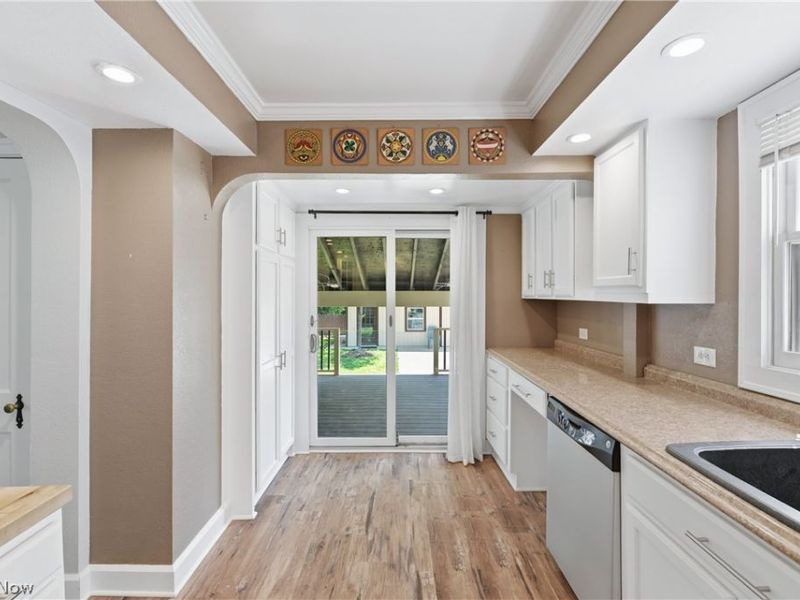 3755 Highland Road , Cleveland, OH 44111 Photo 19