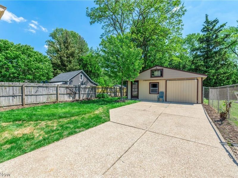 3755 Highland Road , Cleveland, OH 44111 Photo 38