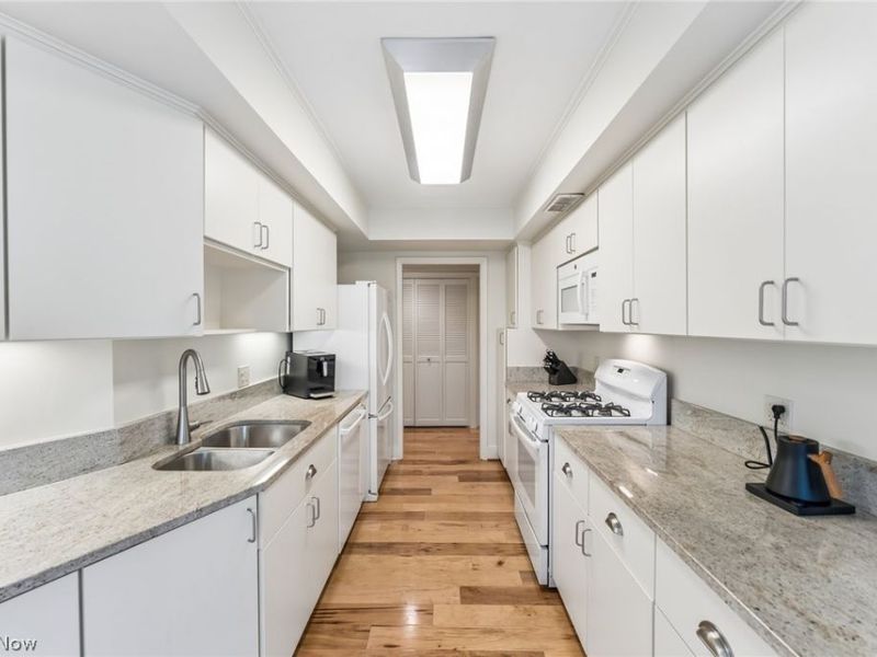 , Unit 317, Cleveland Heights, OH 44121 Photo 19