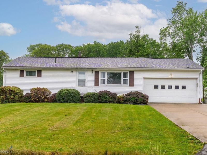 240 Ironwood Street SW, Canton, OH 44706 Photo 2
