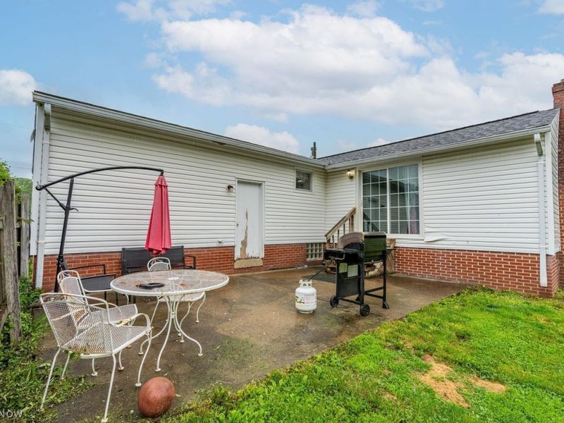 240 Ironwood Street SW, Canton, OH 44706 Photo 4