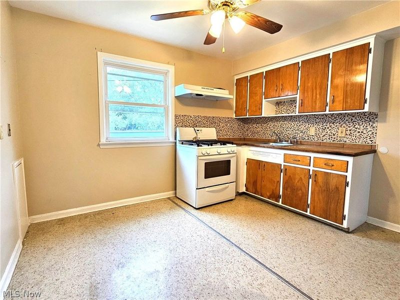 4032 Ridge Road , Unit 3, Brooklyn, OH 44144 Photo 4