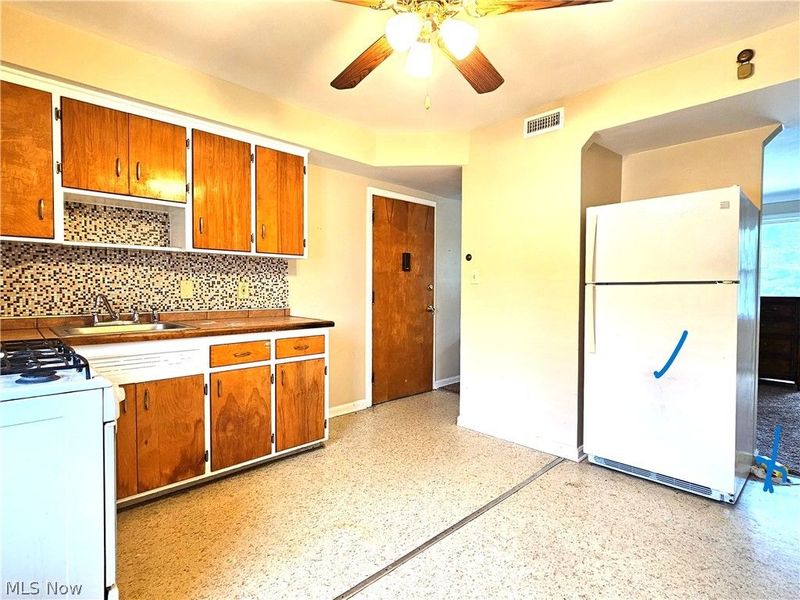 4032 Ridge Road , Unit 3, Brooklyn, OH 44144 Photo 5