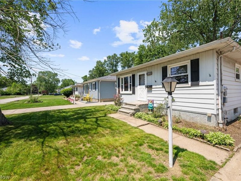 311 Parkway Drive, Eastlake, OH 44095 Photo 3