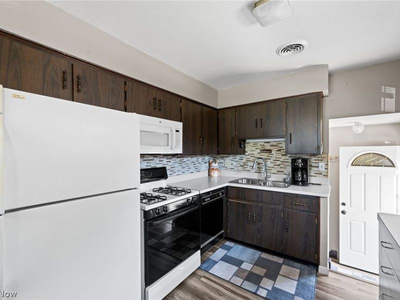 311 Parkway Drive, Eastlake, OH 44095 Photo 8