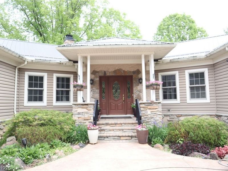7509 Girdle Road, West Farmington, OH 44491 Photo 1