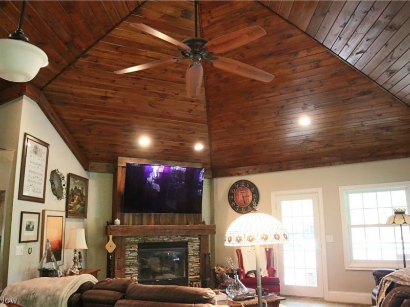 7509 Girdle Road, West Farmington, OH 44491 Photo 16