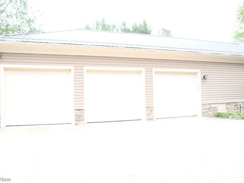 7509 Girdle Road, West Farmington, OH 44491 Photo 2