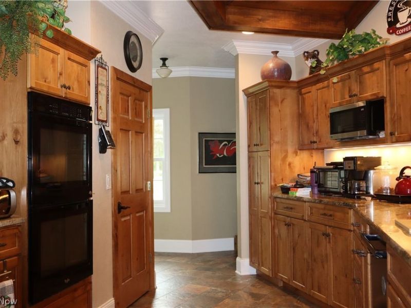 7509 Girdle Road, West Farmington, OH 44491 Photo 22