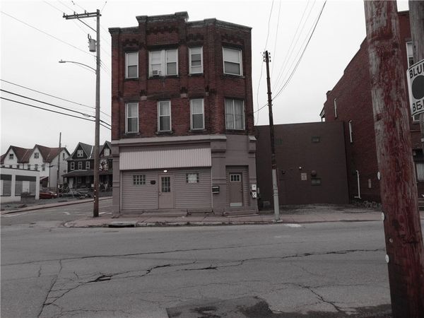 910 Chartiers Ave , Mckees Rocks, PA 15136