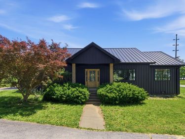 195 Bethlehem Road, Paris, KY 40361
