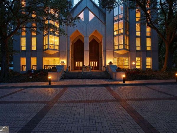 2870 Pharr Court South NW, Unit 207, Atlanta, GA 30305