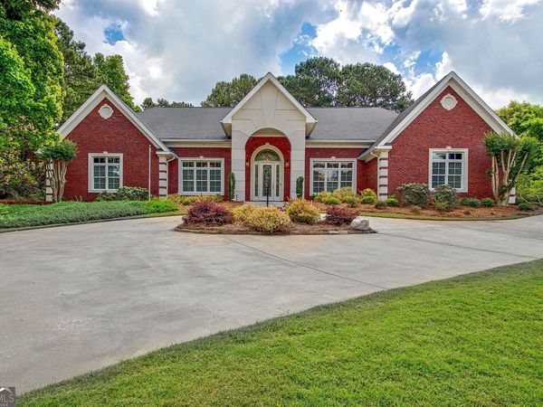 175 Mcelwaney Way, Fayetteville, GA 30215