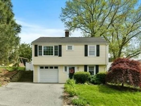 59 Park St, Melrose, MA 02176