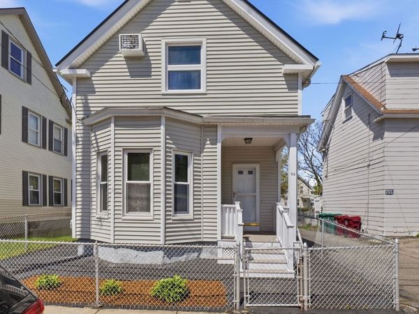 54 Hampshire St, Lowell, MA 01850