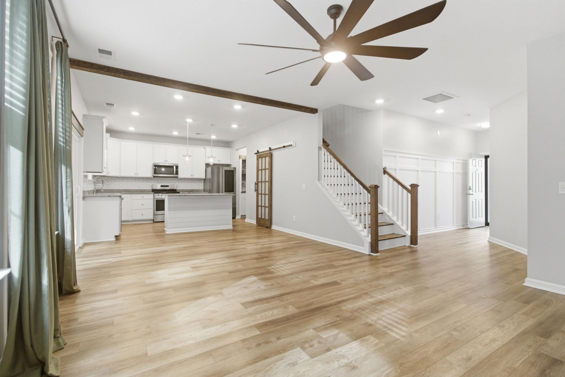 125 Caleb Court Photo 15