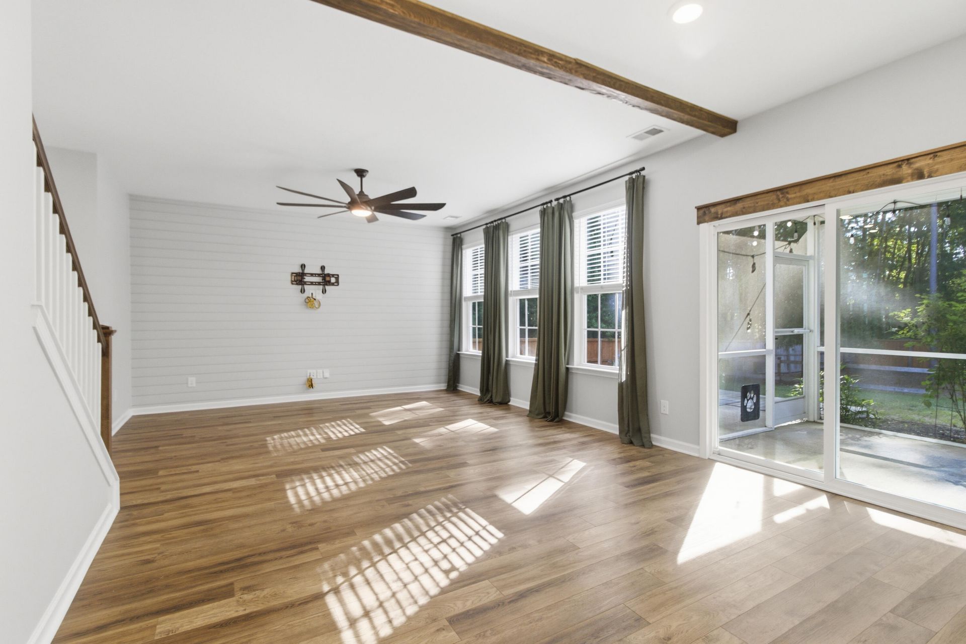 125 Caleb Court Photo 16