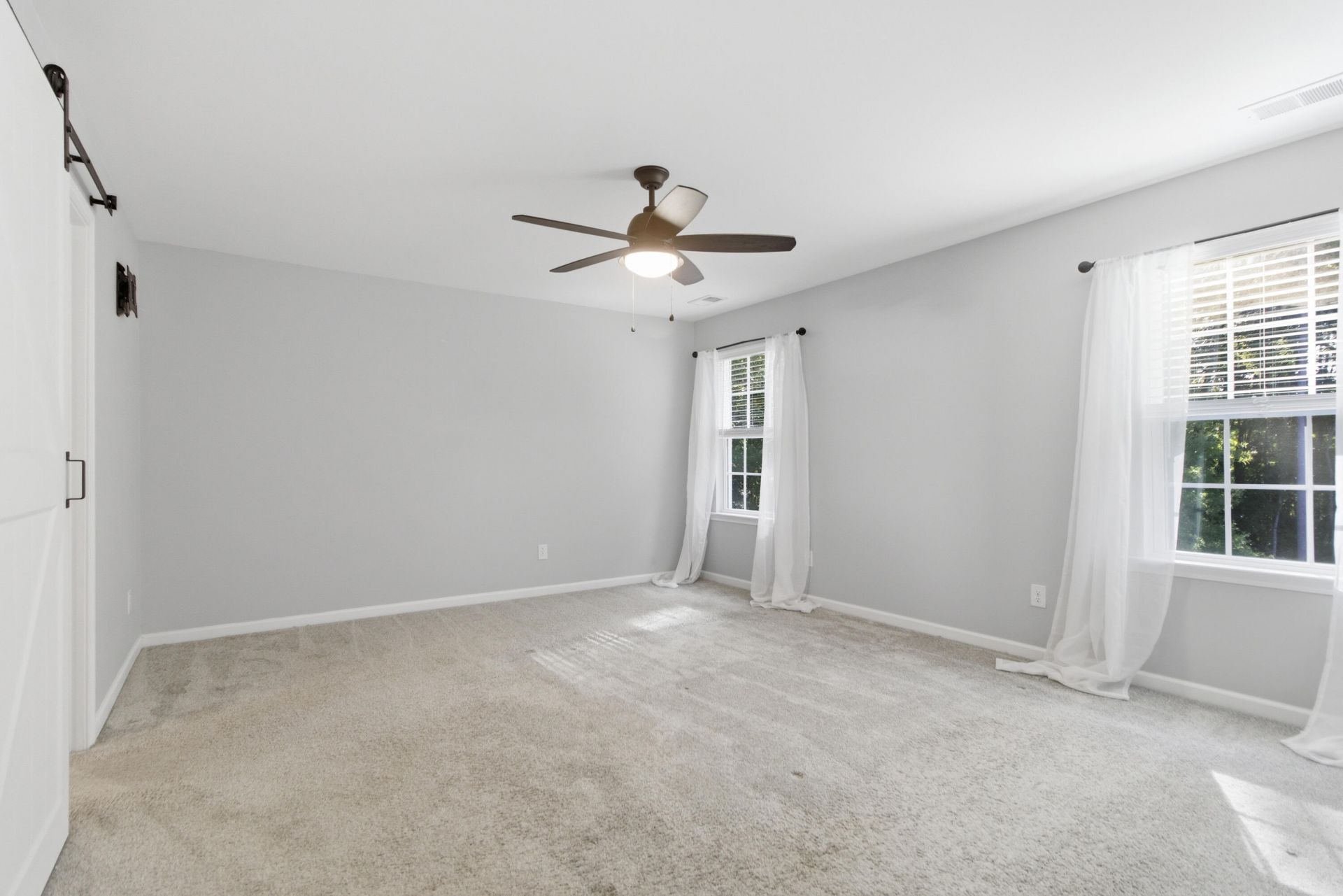 125 Caleb Court Photo 36