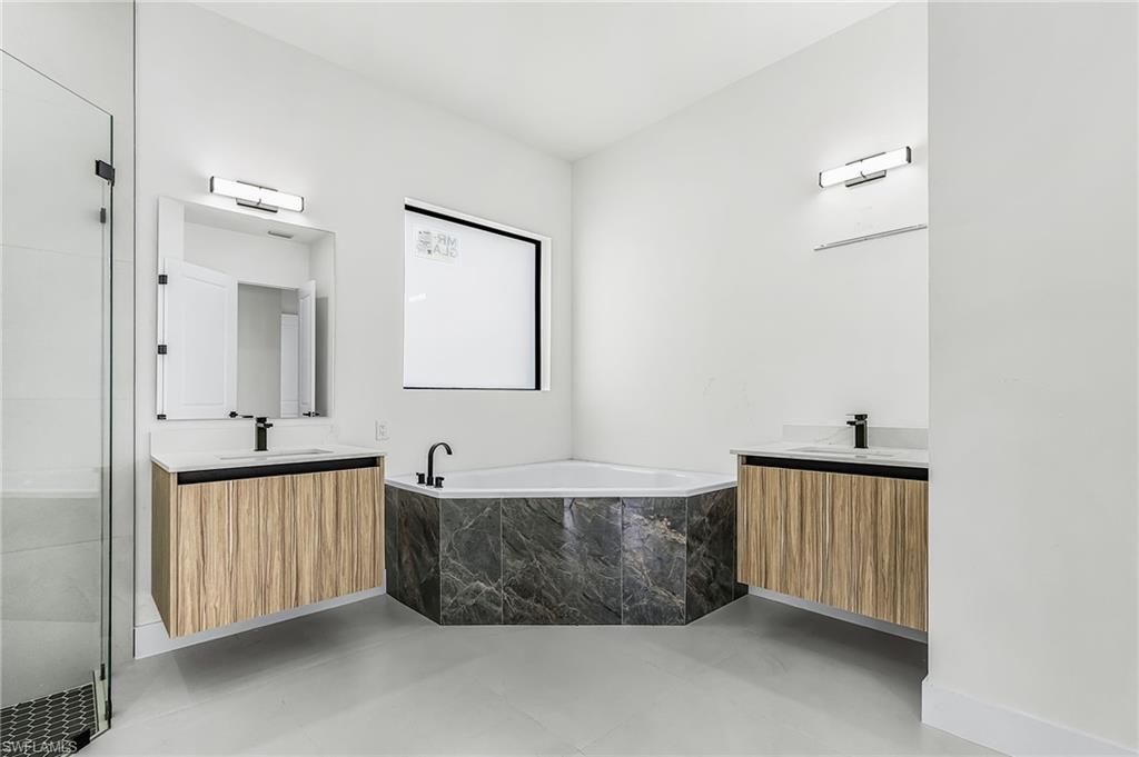 1322 NE 5th Pl , Cape Coral, FL 33909 Photo