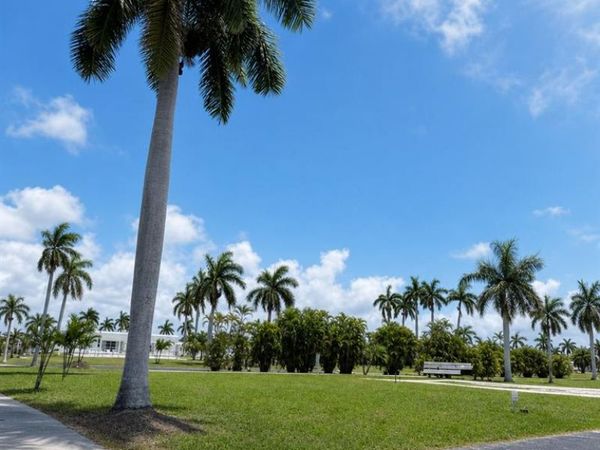 90 Sycamore LN , FORT MYERS, FL 33908
