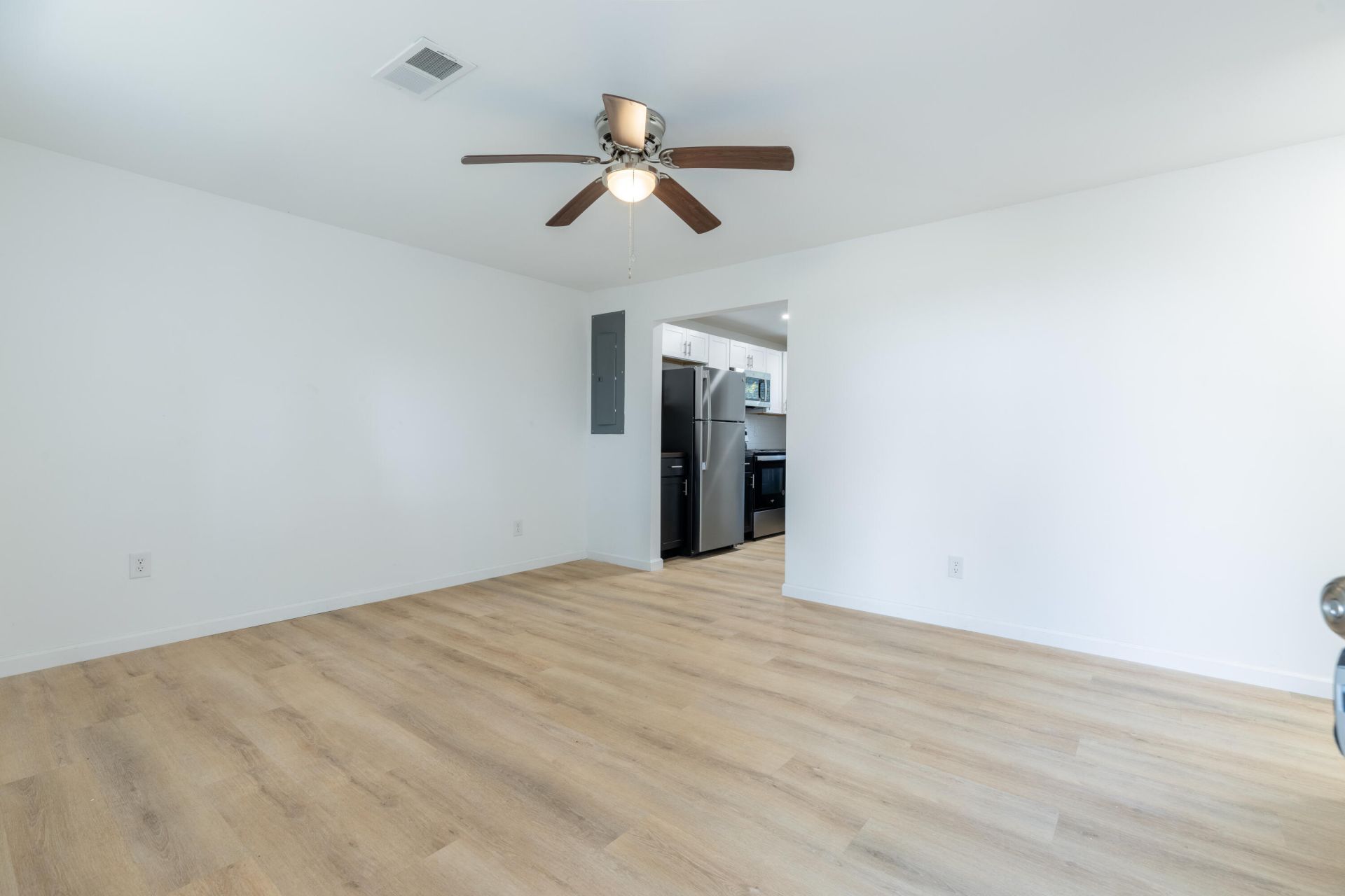 2023 Clements Avenue  Photo 10
