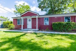 2023 Clements Avenue  photo 4