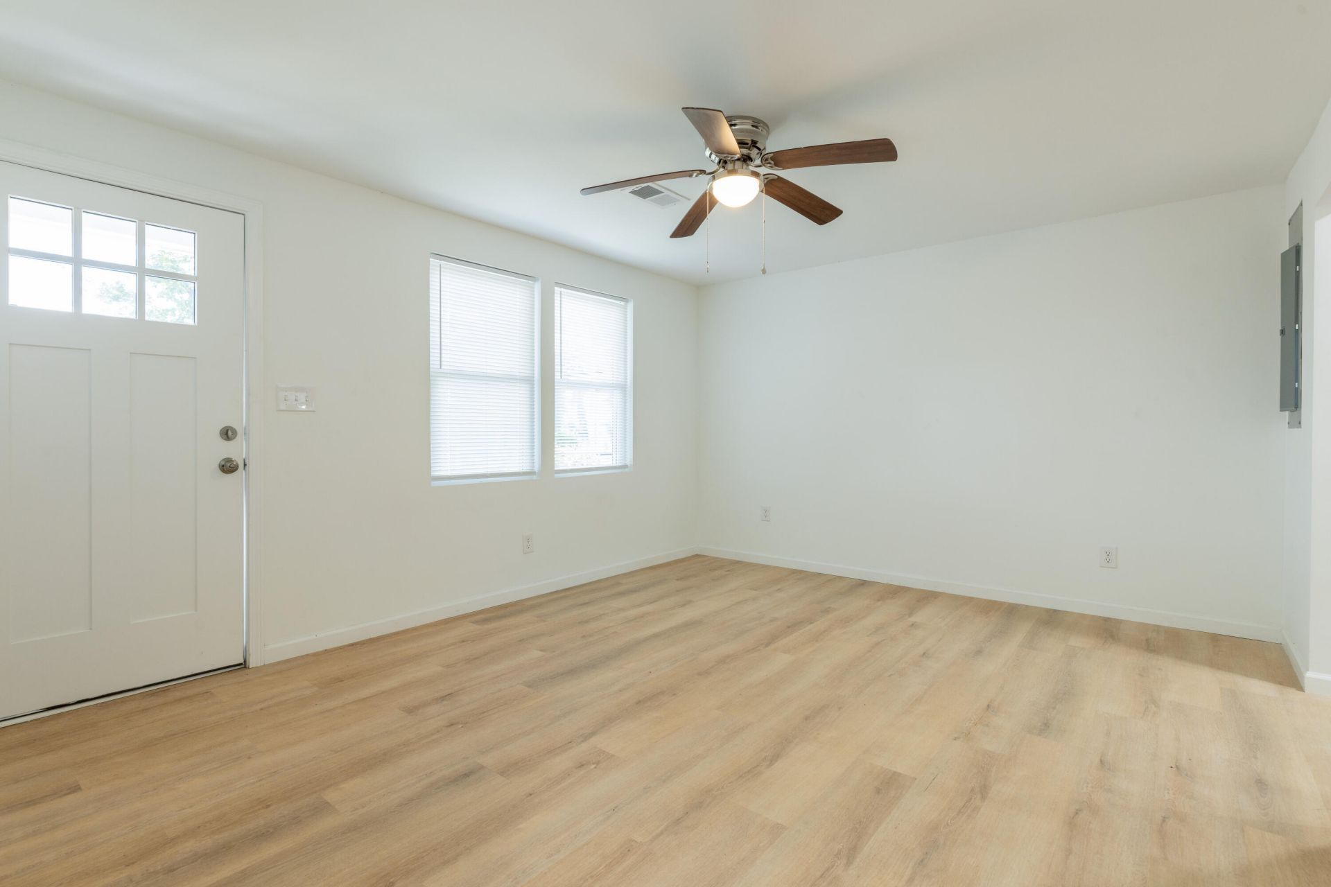 2023 Clements Avenue  Photo 9